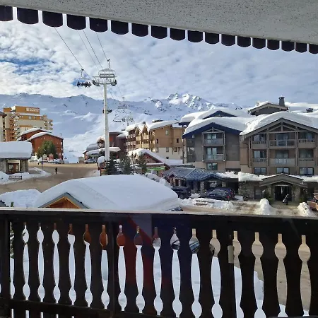 Апартаменты Skis Aux Pieds - 9 Personnes - *